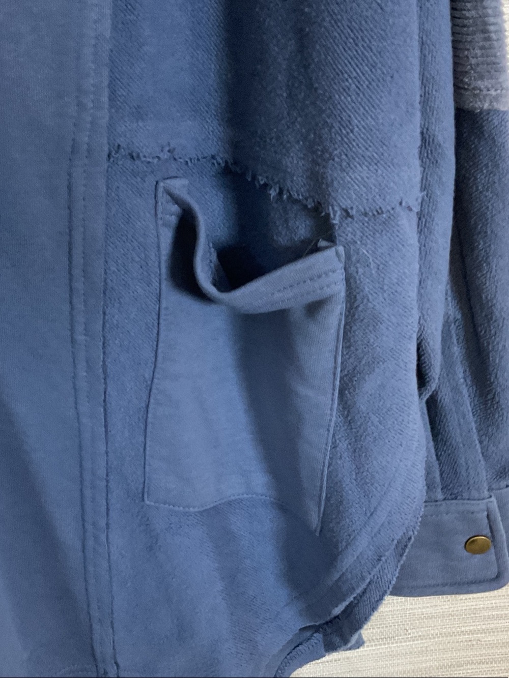 AEMI+CO Dusty Blue Oversized Hooded Mixed Media Raw Edge Curved Hem Pullover Lg - Picture 5 of 11